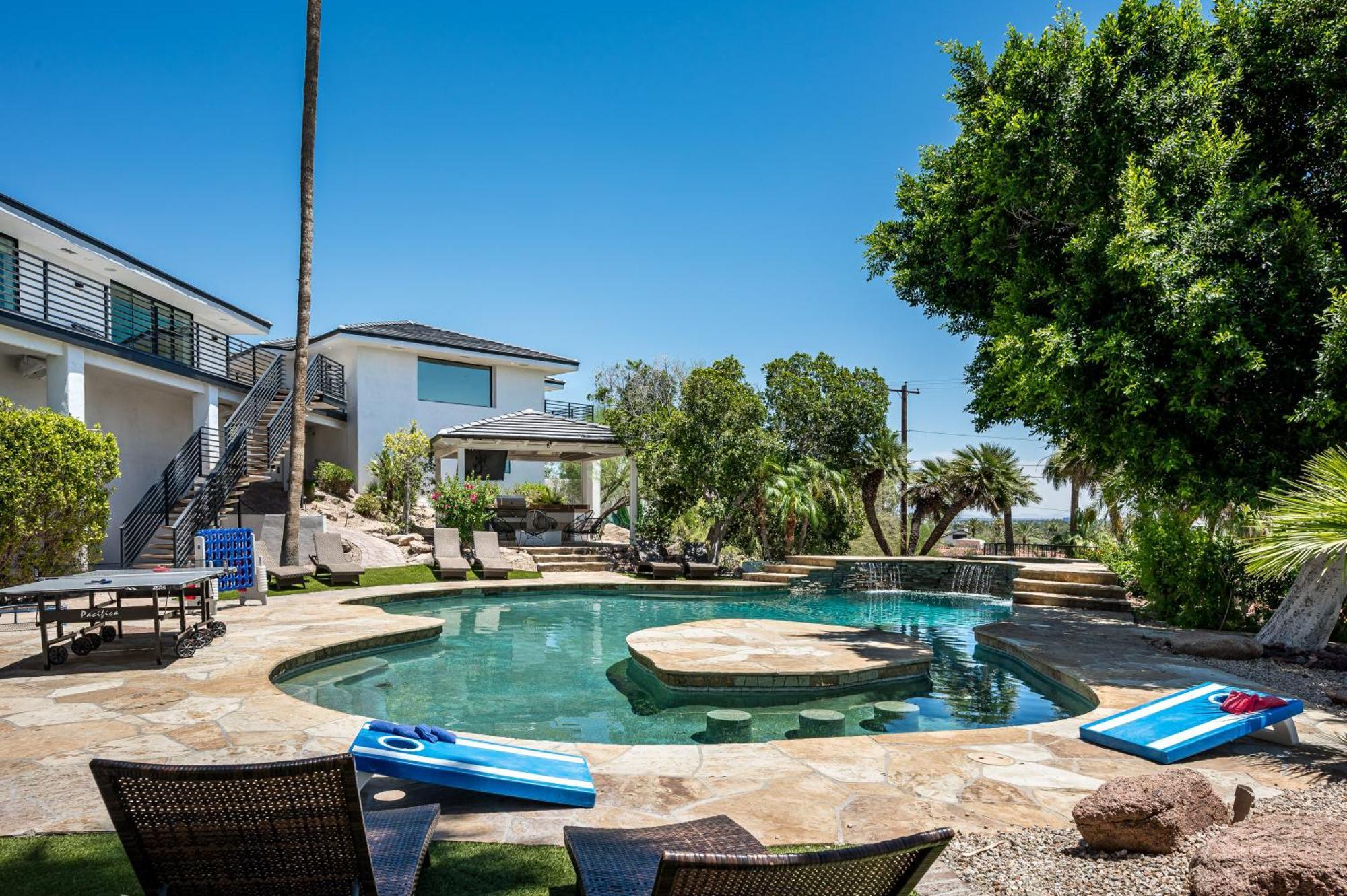 Camelback Mountain Mansion - Micro-resort, Views, Golf, Heated Pool, Game *