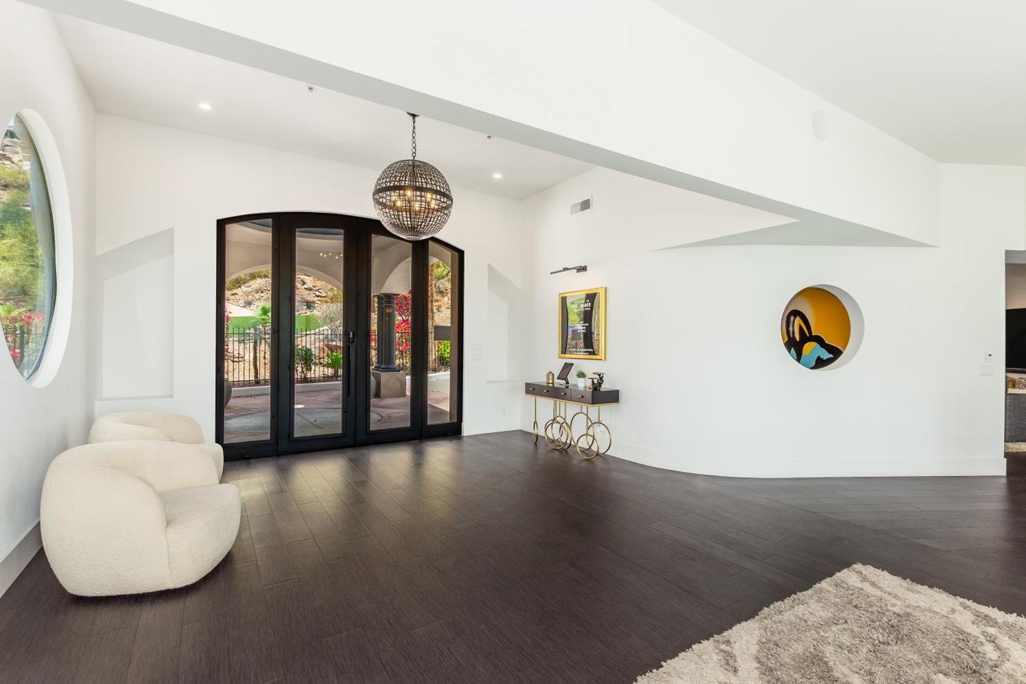 Camelback Mountain Mansion - Micro-resort, Views, Golf, Heated Pool, Game
