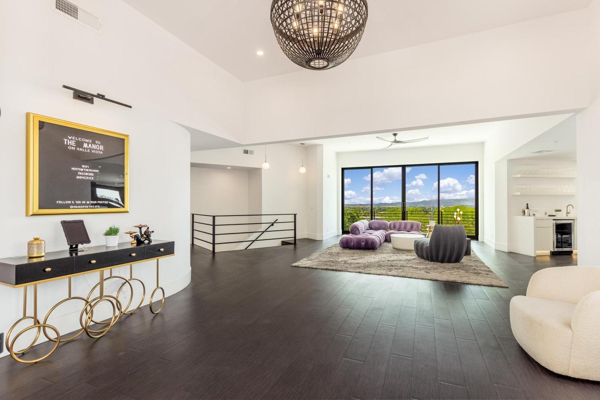 Camelback Mountain Mansion - Micro-resort, Views, Golf, Heated Pool, Game * Phoenix