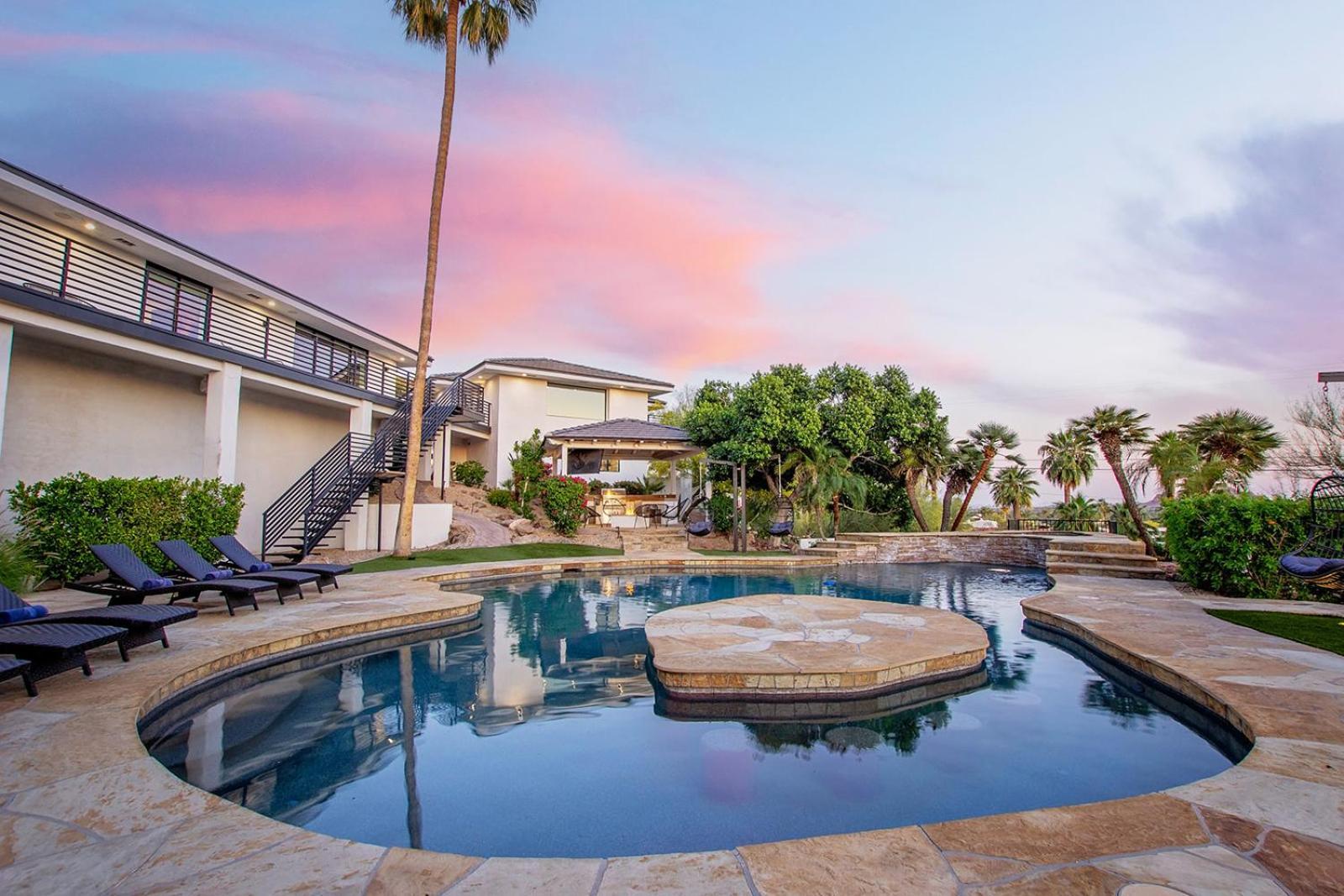 Camelback Mountain Mansion - Micro-resort, Views, Golf, Heated Pool, Game