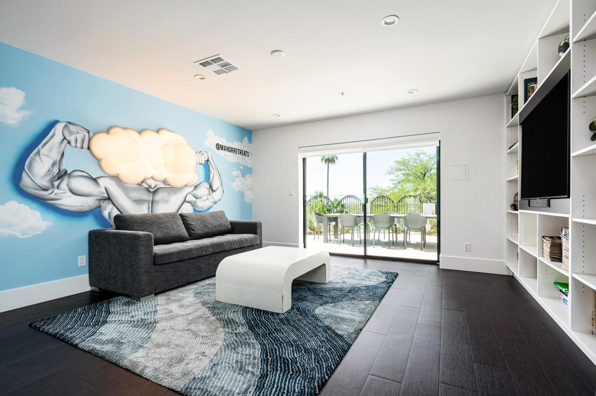 Camelback Mountain Mansion - Micro-resort, Views, Golf, Heated Pool, Game Holiday home Phoenix