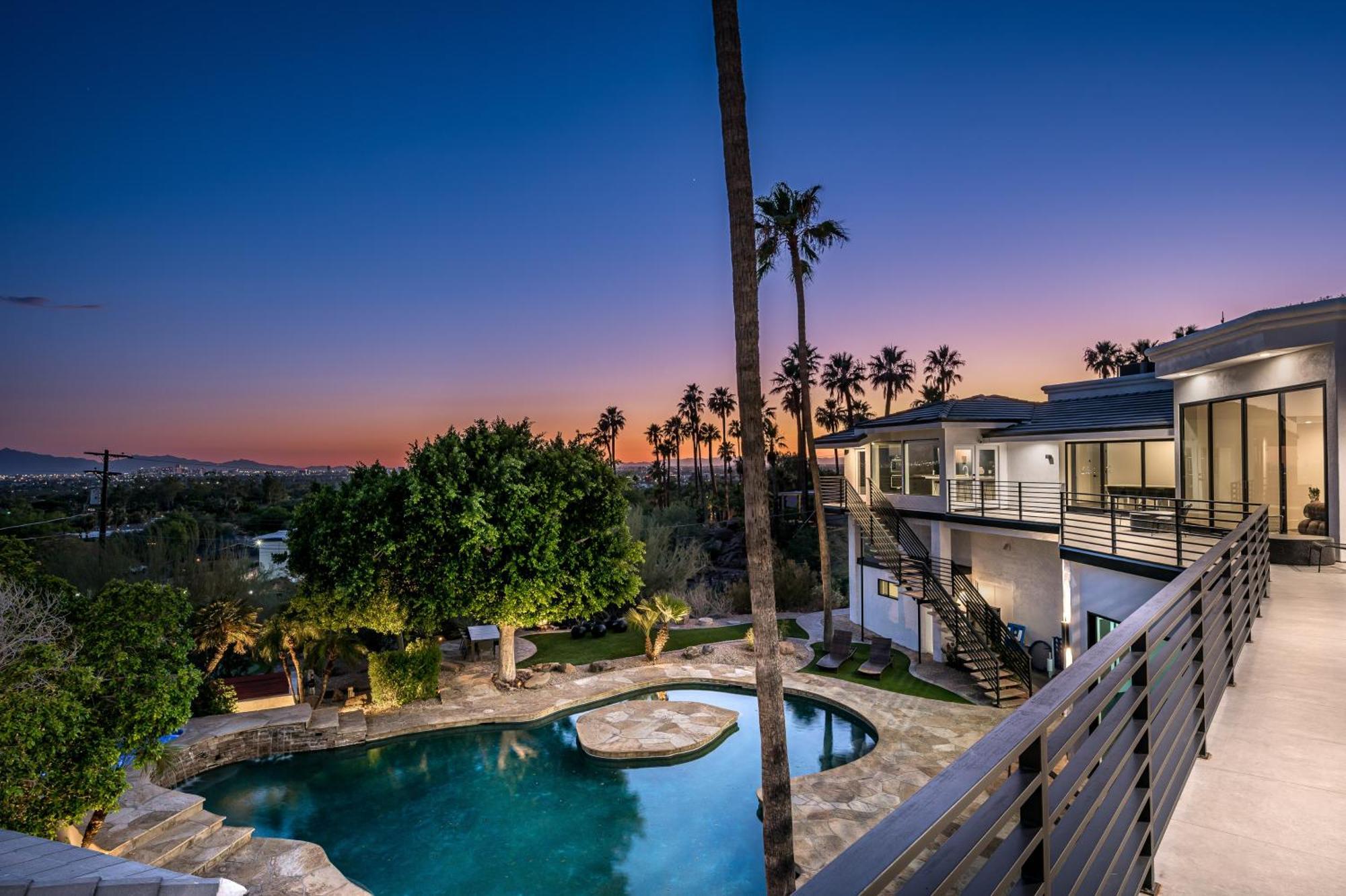 Camelback Mountain Mansion - Micro-resort, Views, Golf, Heated Pool, Game * Phoenix