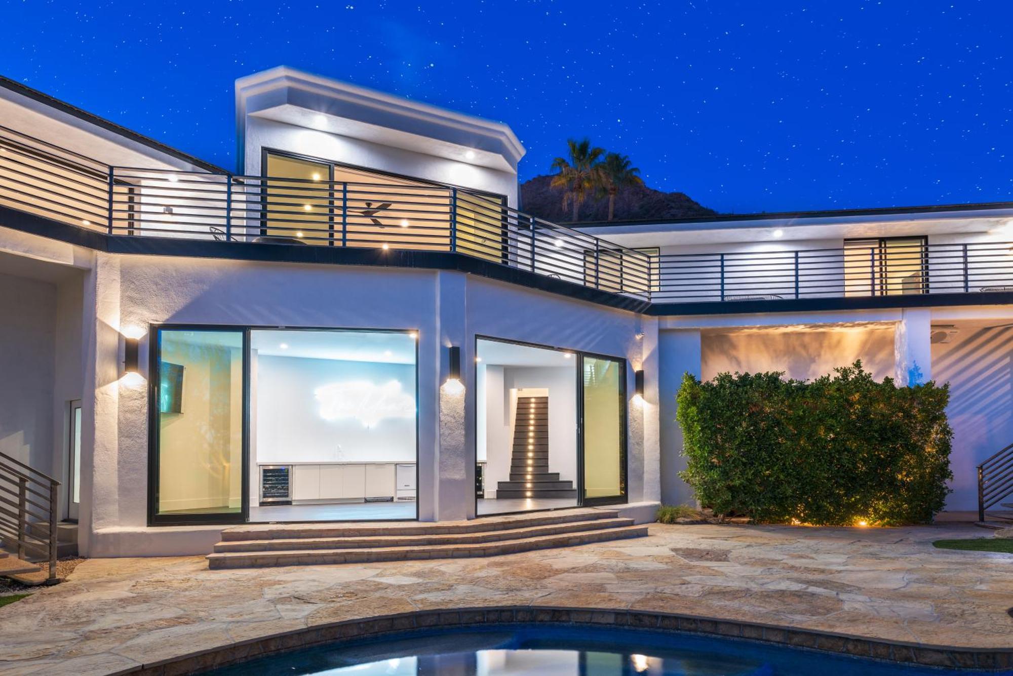 Camelback Mountain Mansion - Micro-resort, Views, Golf, Heated Pool, Game Holiday home