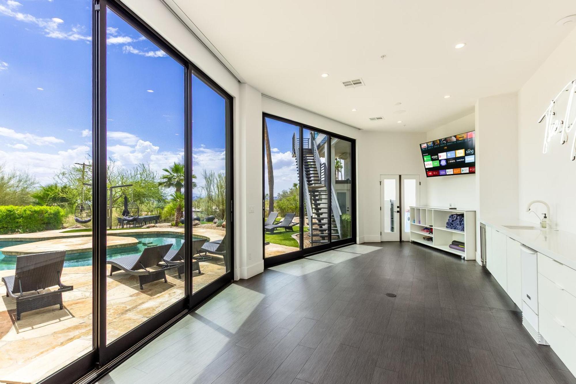 Camelback Mountain Mansion - Micro-resort, Views, Golf, Heated Pool, Game * Phoenix