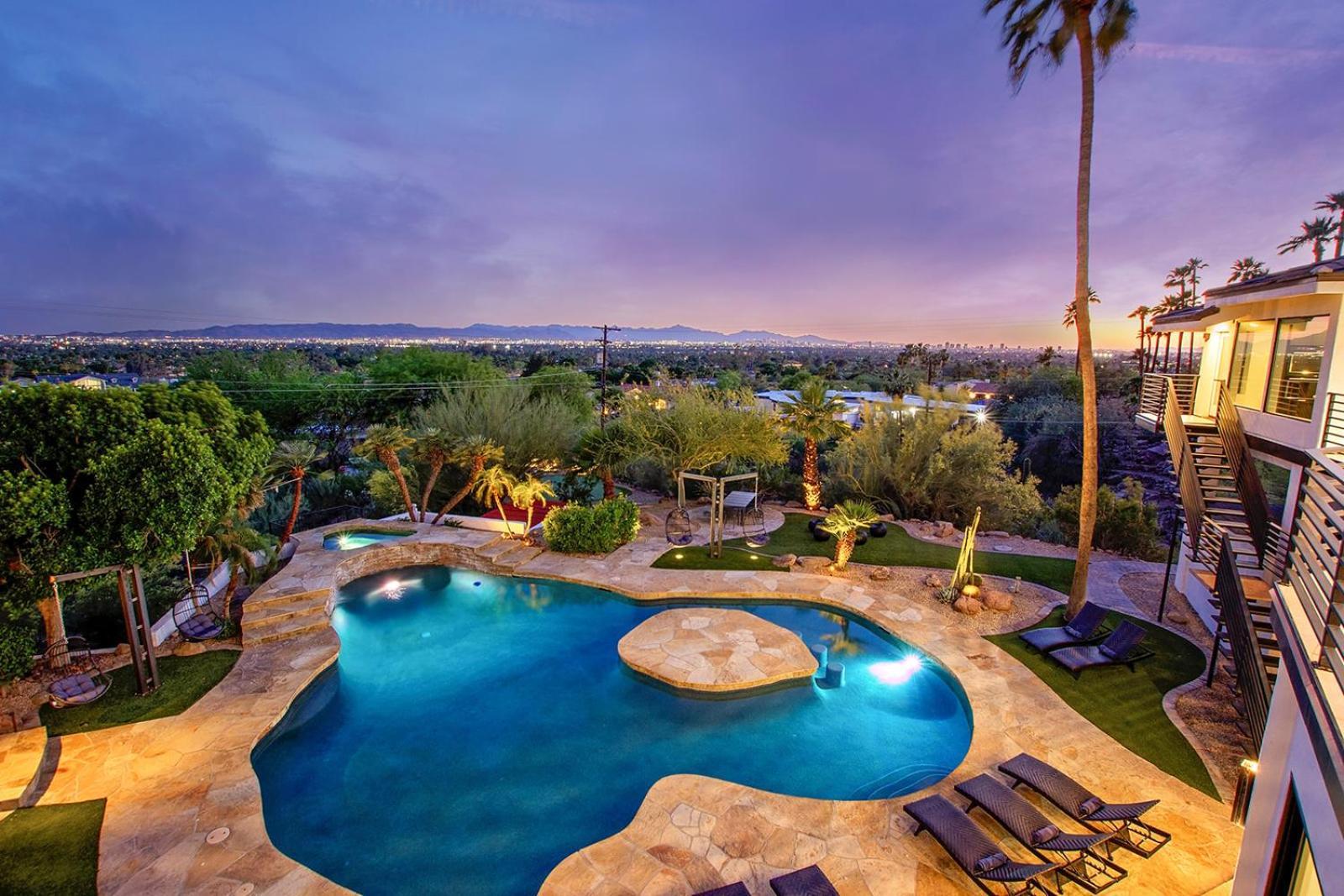 Holiday home Camelback Mountain Mansion - Micro-resort, Views, Golf, Heated Pool, Game