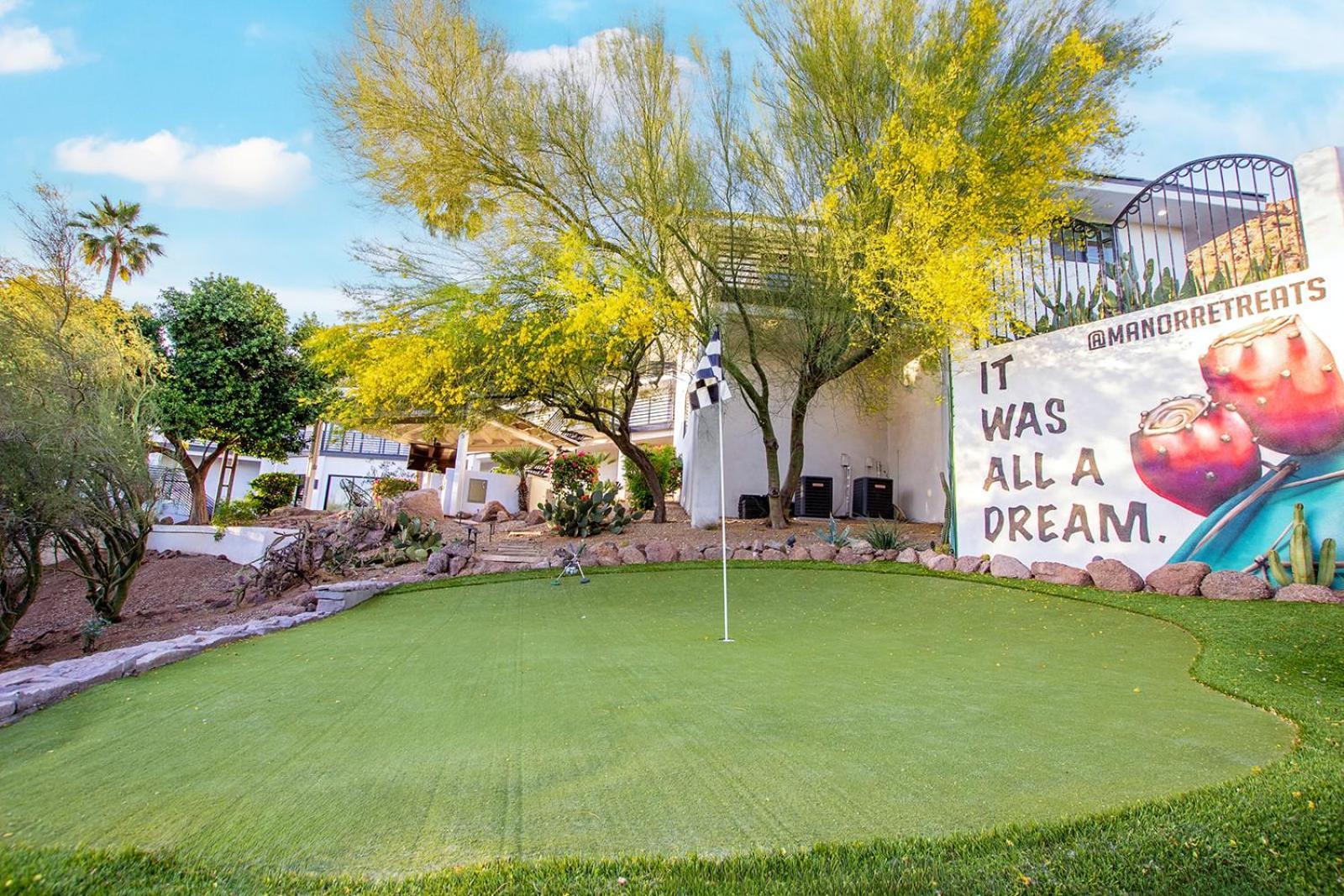 Holiday home Camelback Mountain Mansion - Micro-resort, Views, Golf, Heated Pool, Game *