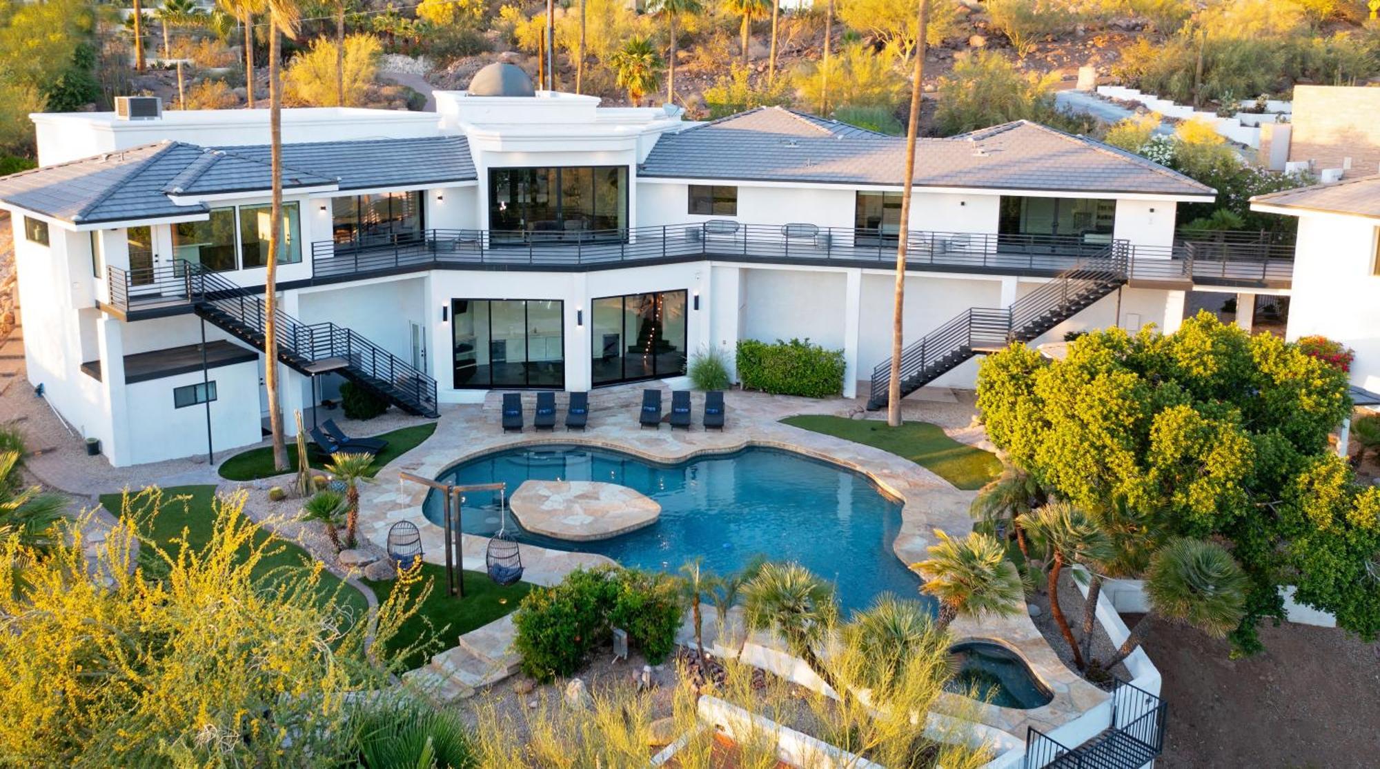 Camelback Mountain Mansion - Micro-resort, Views, Golf, Heated Pool, Game * Phoenix